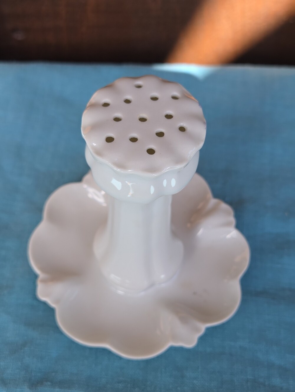 Vintage Porcelain Hat Pin & Ring Holder - Picture 3 of 5